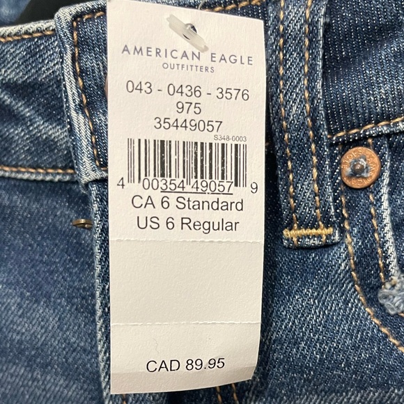 American Eagle Women’s ripped jeans 👖 - Picture 5 of 5
